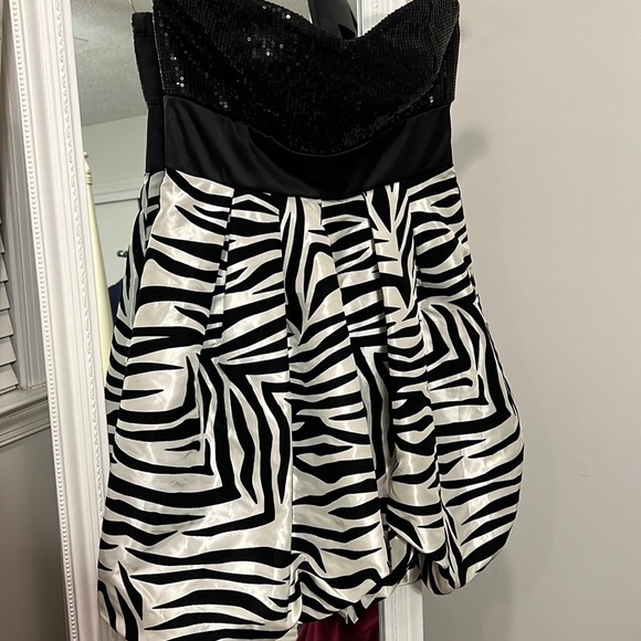 037 Trixxi Zebra Black Sequin Cocktail Dress - Picture 1 of 8